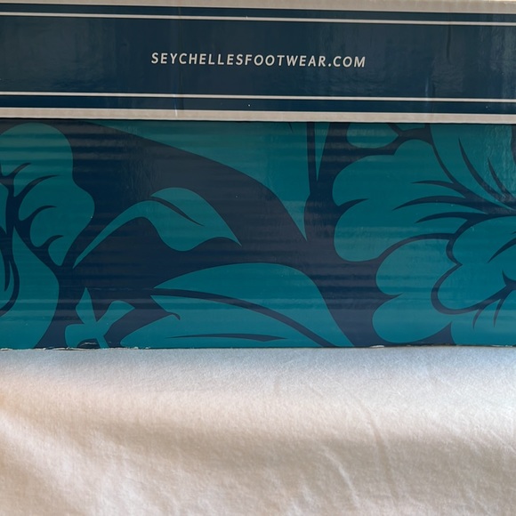 Seychelles “Pounce” Sparkly Gray Leather Booties. Worn one time indoors only. - Picture 5 of 14